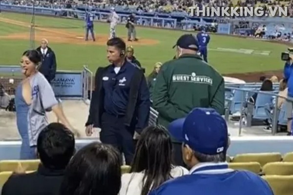 Raiders Fan Flashes Crowd Unedited