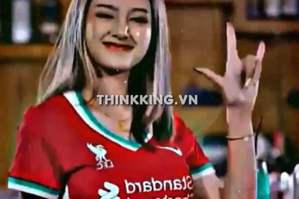 Video-Da-Menina-Com-a-Camisa-Do-Liverpool