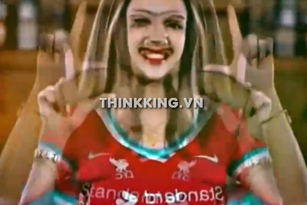 Video-Da-Menina-Com-a-Camisa-Do-Liverpool